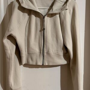 Lululemon Scuba Full-Zip Cropped Hoodie
BONE 10